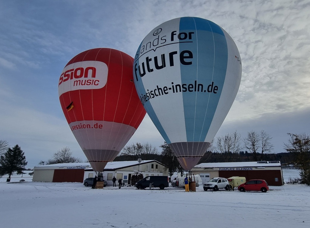 Ballonstarts im Schnee